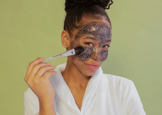 EXFOLIACIÓN QUÍMICA O FÍSICA, ¿CUAL ESCOGER? - Ideal Shop Colombia